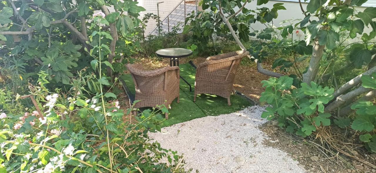 Maris Full Apartment With Roof Garden Access Chios Town Exterior photo
